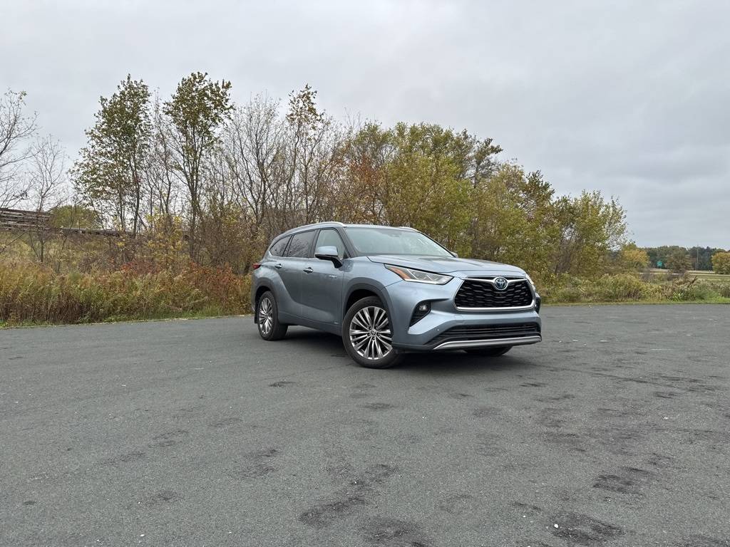 2021 Toyota Highlander Hybrid Platinum — SUV — 27,526 mi — Zumbrota, MN