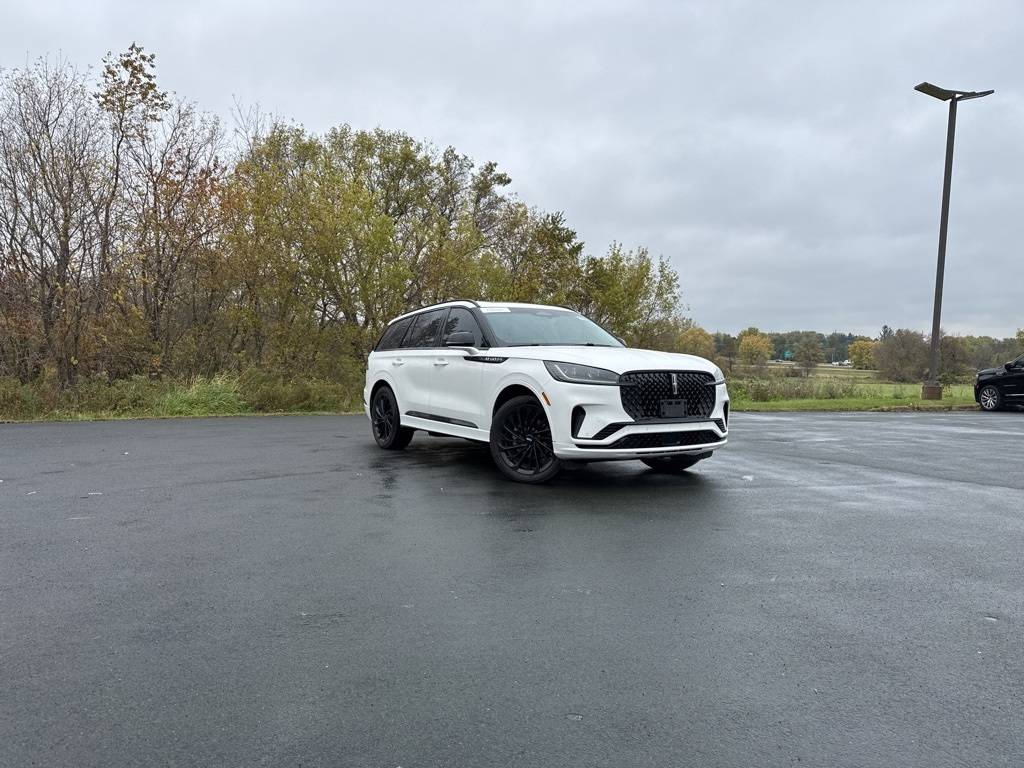 2025 Lincoln Aviator Reserve — SUV — 17,492 mi — Zumbrota, MN