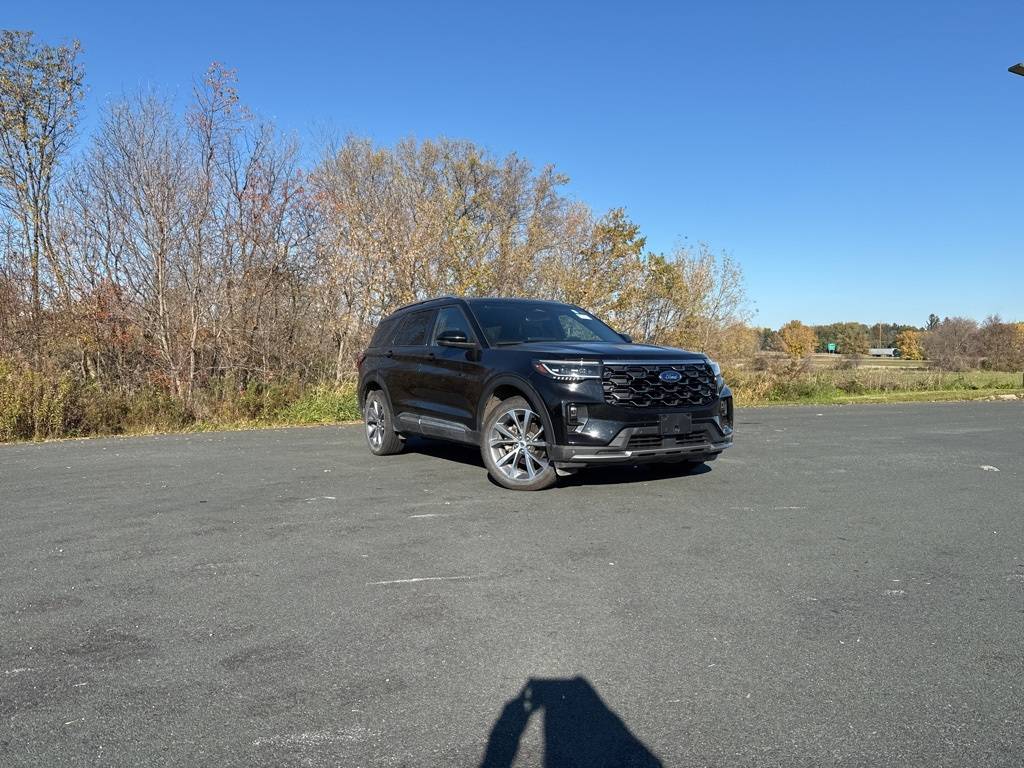 2025 Ford Explorer Platinum — SUV — 13,817 mi — Zumbrota, MN