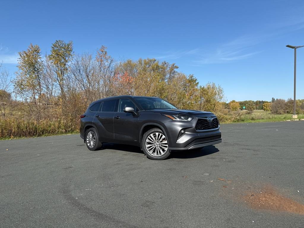 2023 Toyota Highlander Hybrid Platinum — SUV — 59,625 mi — Zumbrota, MN