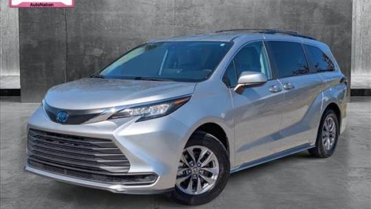2023 Toyota Sienna LE — Minivan — 35,430 mi — Sarasota, FL