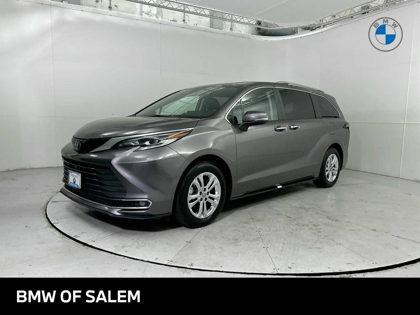 2022 Toyota Sienna Platinum — Minivan — 110,795 mi — Salem, OR