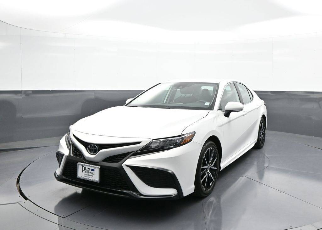 2024 Toyota Camry SE — Sedan — 5,601 mi — Brooklyn, NY