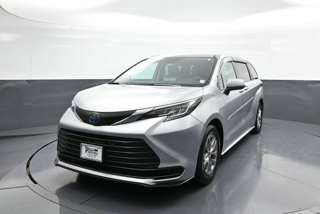 2021 Toyota Sienna LE — Minivan — 45,770 mi — Brooklyn, NY
