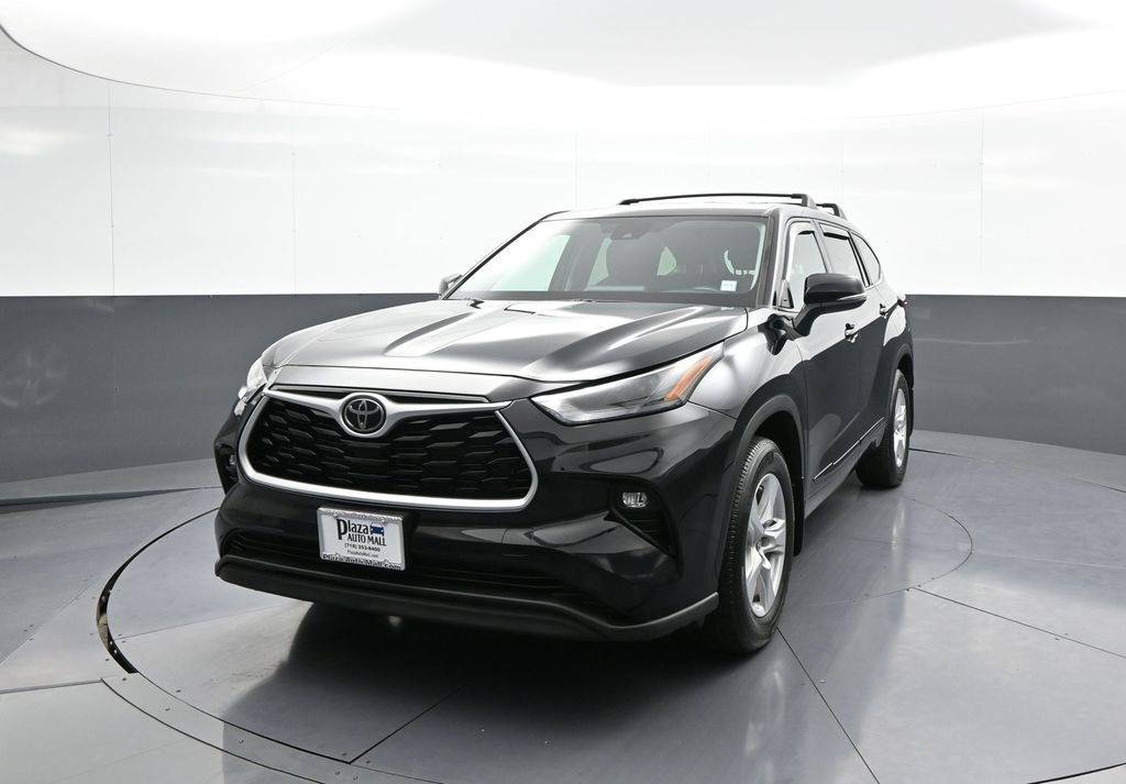 2022 Toyota Highlander LE — SUV — 13,367 mi — Brooklyn, NY