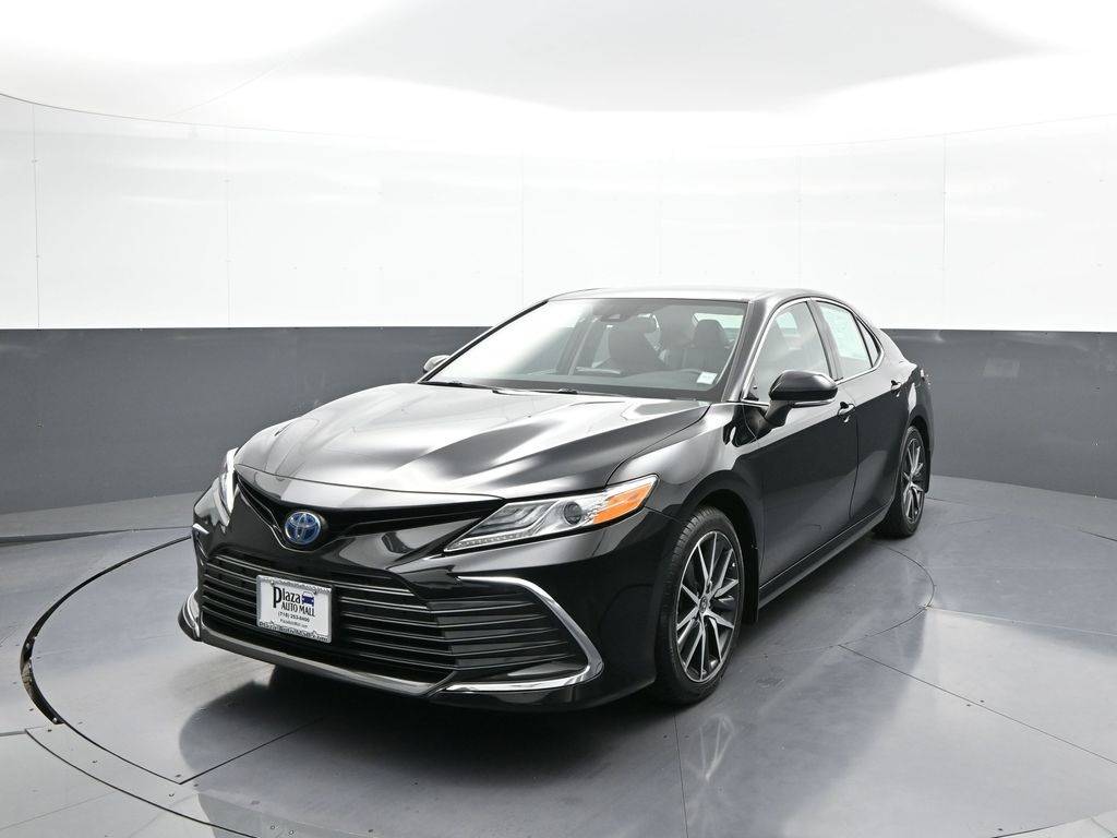 2022 Toyota Camry Hybrid XLE — Sedan — 105,594 mi — Brooklyn, NY