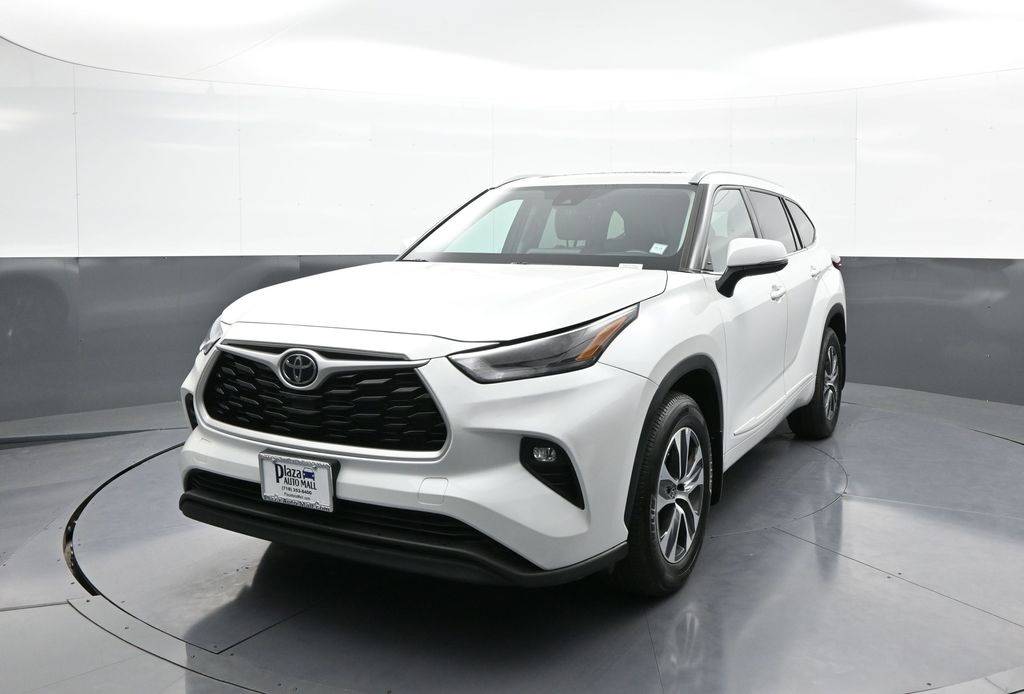 2022 Toyota Highlander XLE — SUV — 14,602 mi — Brooklyn, NY