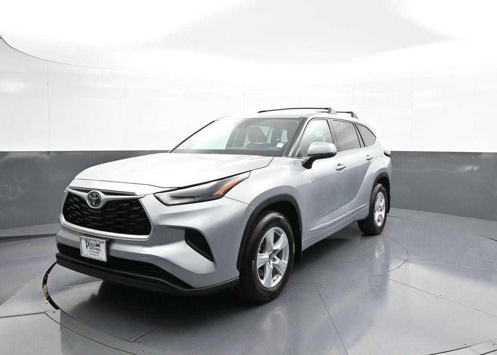 2022 Toyota Highlander L — SUV — 8,800 mi — Brooklyn, NY