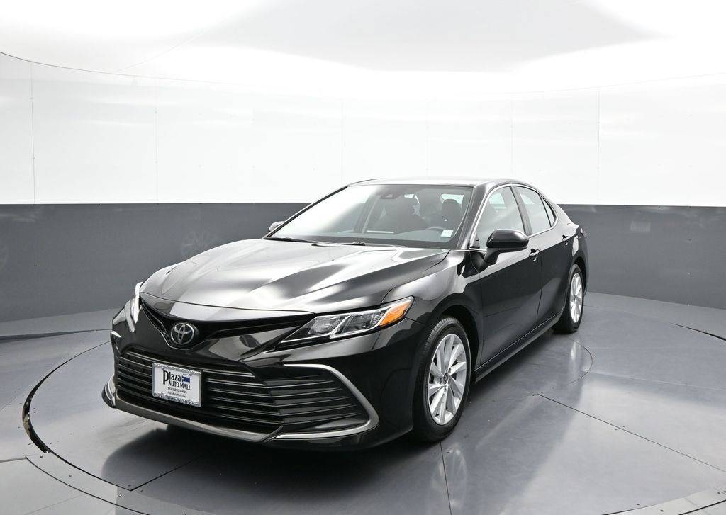 2023 Toyota Camry LE — Sedan — 14,206 mi — Brooklyn, NY