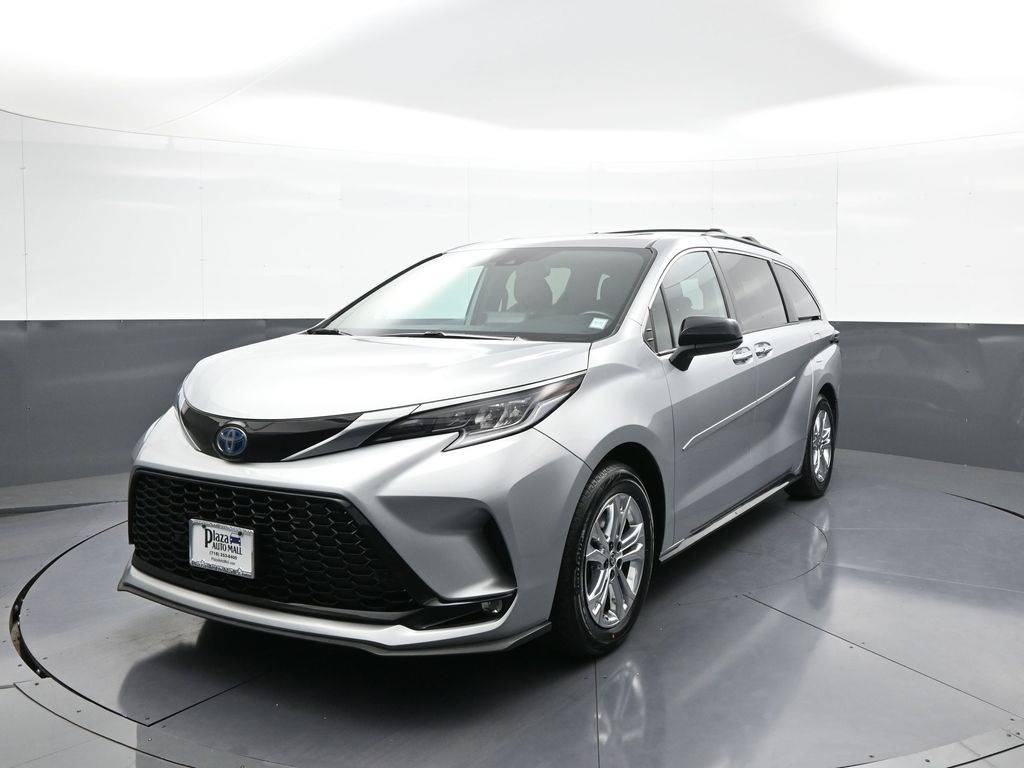 2022 Toyota Sienna XSE — Minivan — 62,142 mi — Brooklyn, NY