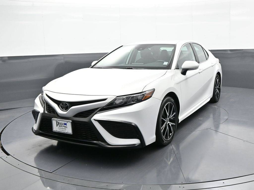 2022 Toyota Camry SE — Sedan — 18,545 mi — Brooklyn, NY