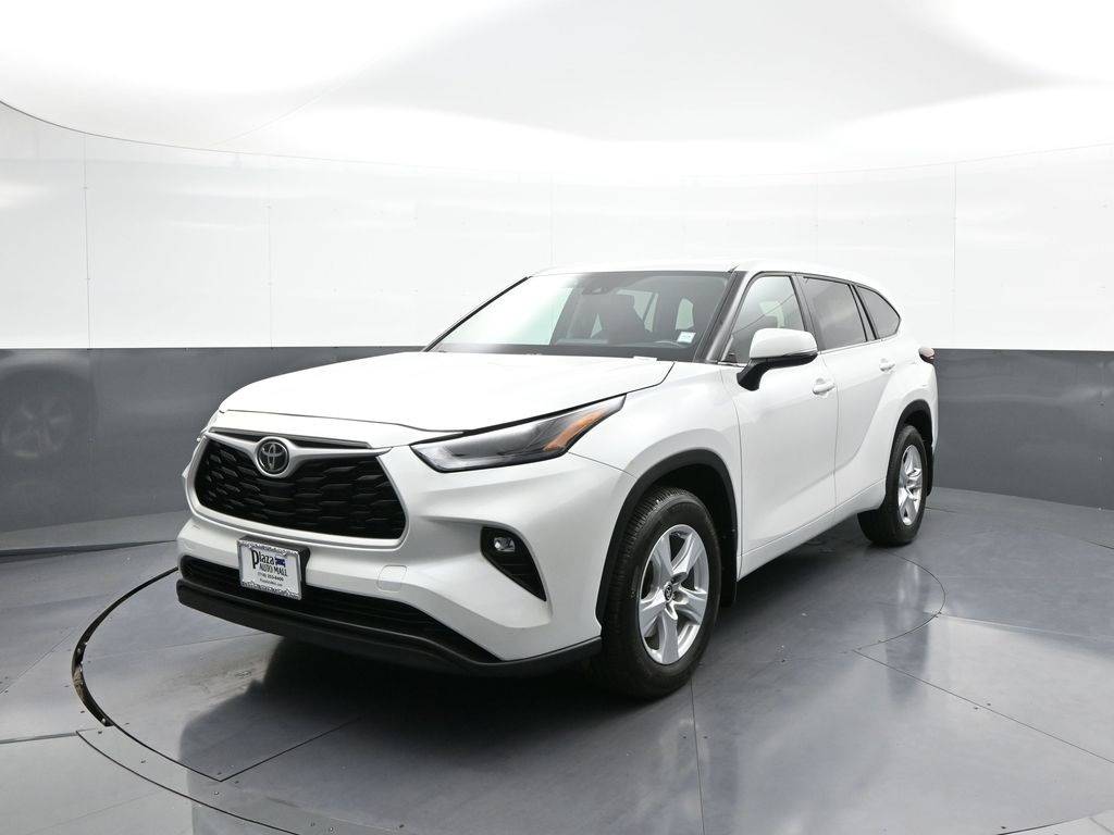 2024 Toyota Highlander LE — SUV — 15,876 mi — Brooklyn, NY