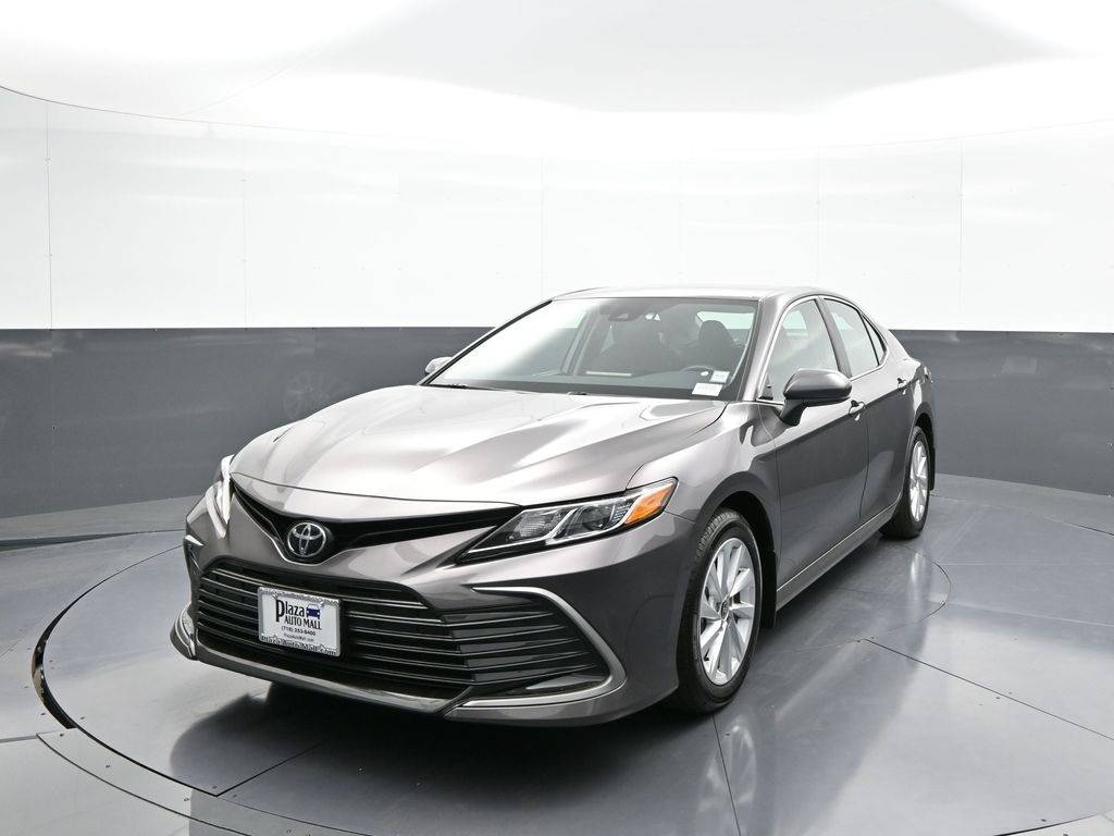 2024 Toyota Camry LE — Sedan — 10,987 mi — Brooklyn, NY