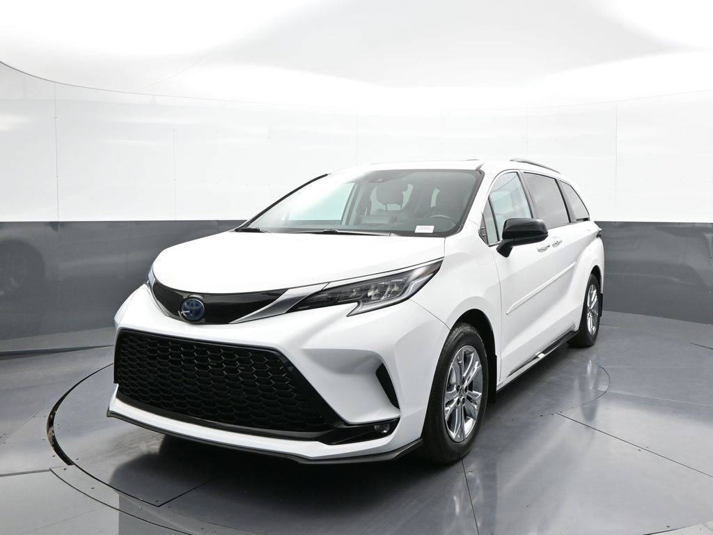 2023 Toyota Sienna XSE — Minivan — 26,002 mi — Brooklyn, NY