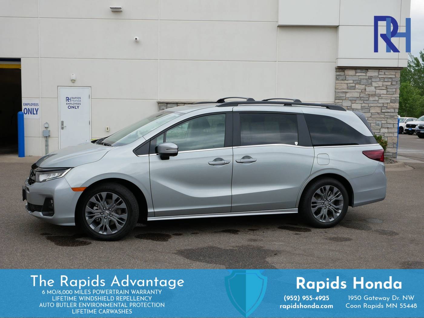 2025 Honda Odyssey Touring — Minivan — 1,202 mi — Coon Rapids, MN