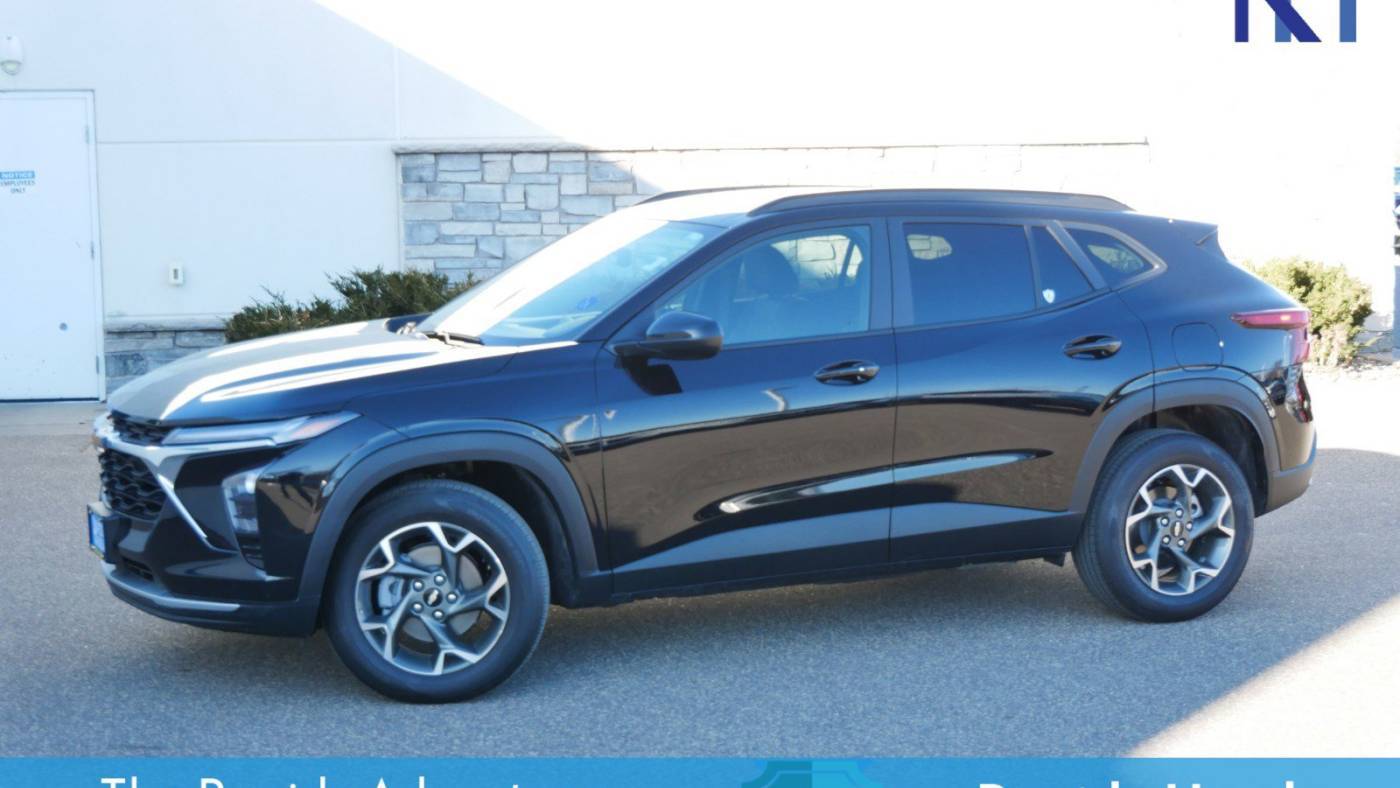 2025 Chevrolet Trax LT — SUV — 930 mi — Coon Rapids, MN