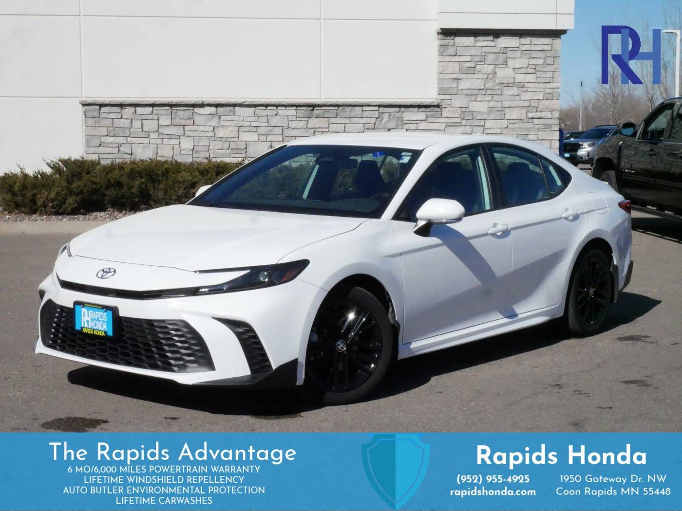 2025 Toyota Camry SE — Sedan — 6,044 mi — Coon Rapids, MN