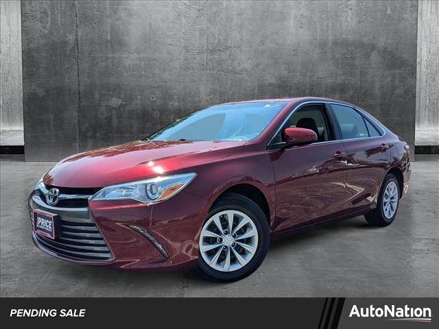 2017 Toyota Camry LE — Sedan — 93,850 mi — Libertyville, IL