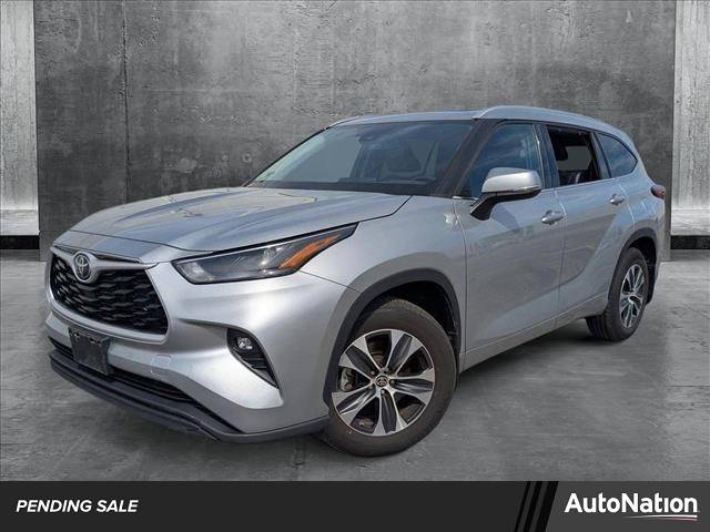 2022 Toyota Highlander XLE — SUV — 40,356 mi — Libertyville, IL