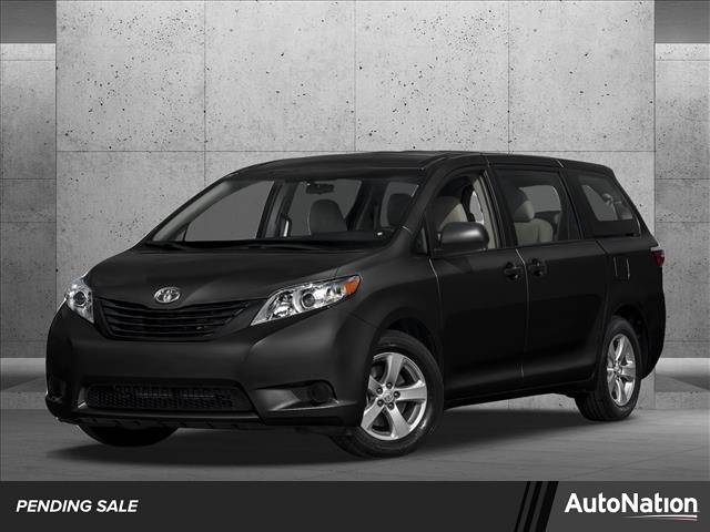 2015 Toyota Sienna LE — Minivan — 84,865 mi — Libertyville, IL