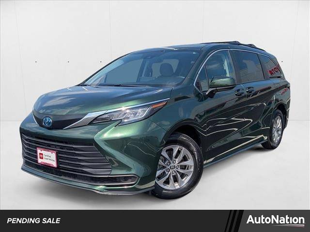 2022 Toyota Sienna LE — Minivan — 55,949 mi — Libertyville, IL