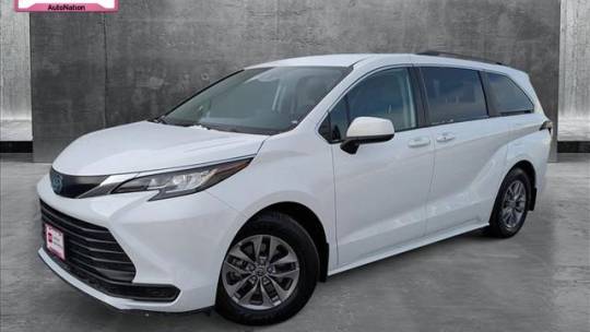 2022 Toyota Sienna LE — Minivan — 44,858 mi — Libertyville, IL