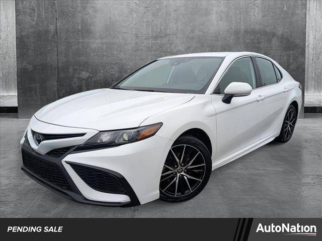 2023 Toyota Camry SE — Sedan — 56,561 mi — Libertyville, IL