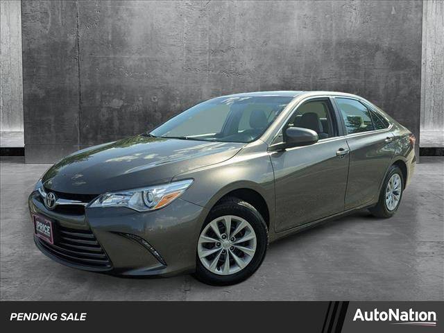 2017 Toyota Camry LE — Sedan — 32,115 mi — Libertyville, IL