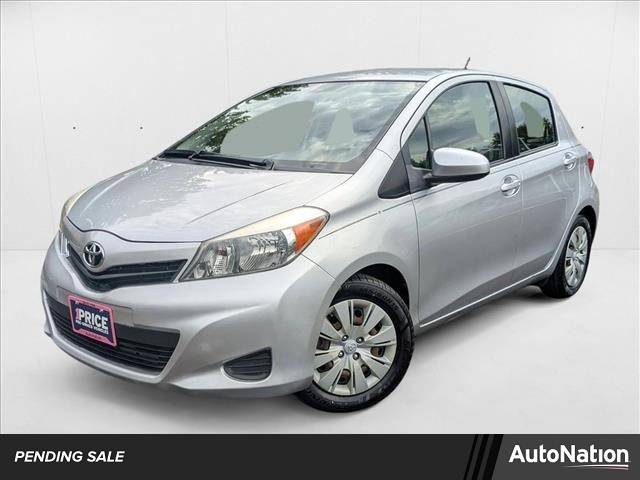 2013 Toyota Yaris LE — Hatchback — 96,747 mi — Libertyville, IL