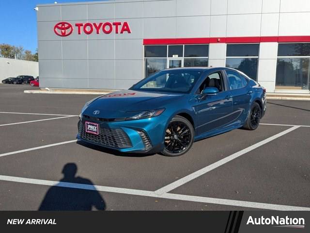 2025 Toyota Camry Hybrid SE — Sedan — 42,602 mi — Libertyville, IL
