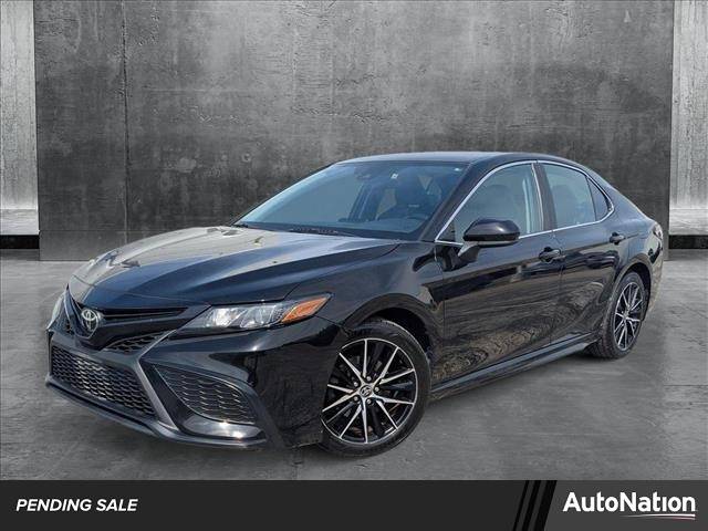 2021 Toyota Camry SE — Sedan — 60,675 mi — Libertyville, IL