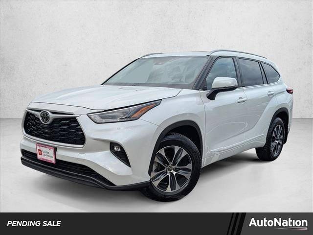 2022 Toyota Highlander XLE — SUV — 45,820 mi — Libertyville, IL