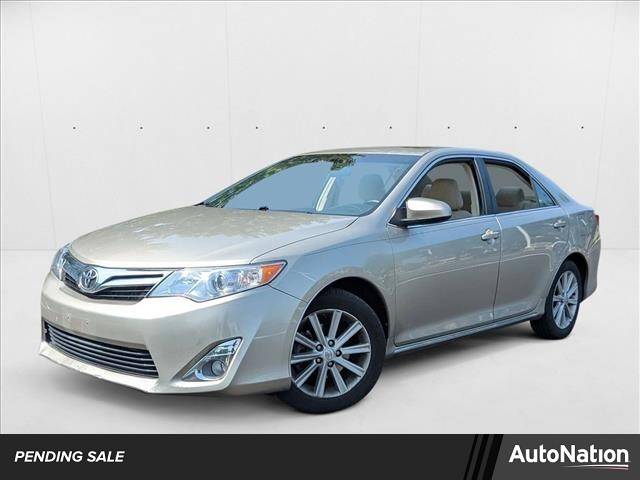 2014 Toyota Camry XLE — Sedan — 83,352 mi — Libertyville, IL
