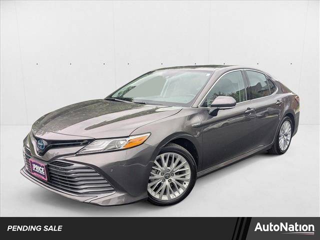 2020 Toyota Camry Hybrid XLE — Sedan — 27,365 mi — Libertyville, IL