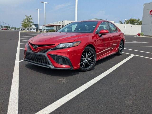 2023 Toyota Camry SE — Sedan — 66,128 mi — Libertyville, IL