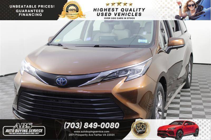 2021 Toyota Sienna LE — Minivan — 70,974 mi — Fairfax, VA