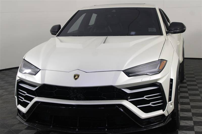 2019 Lamborghini Urus Standard