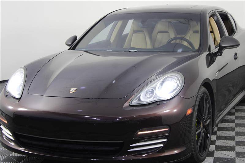 2013 Porsche Panamera Platinum Edition