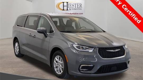 2023 Chrysler Pacifica Touring L — Minivan — 67,282 mi — Sanford, NC
