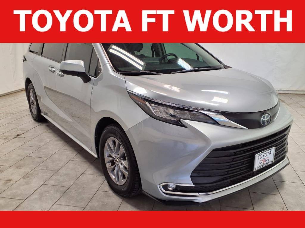 2022 Toyota Sienna XLE — Minivan — 51,025 mi — Fort Worth, TX