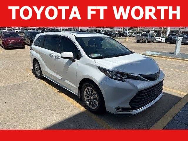 2022 Toyota Sienna XLE — Minivan — 59,365 mi — Fort Worth, TX