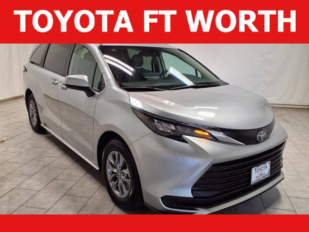 2024 Toyota Sienna LE — Minivan — 35,586 mi — Fort Worth, TX