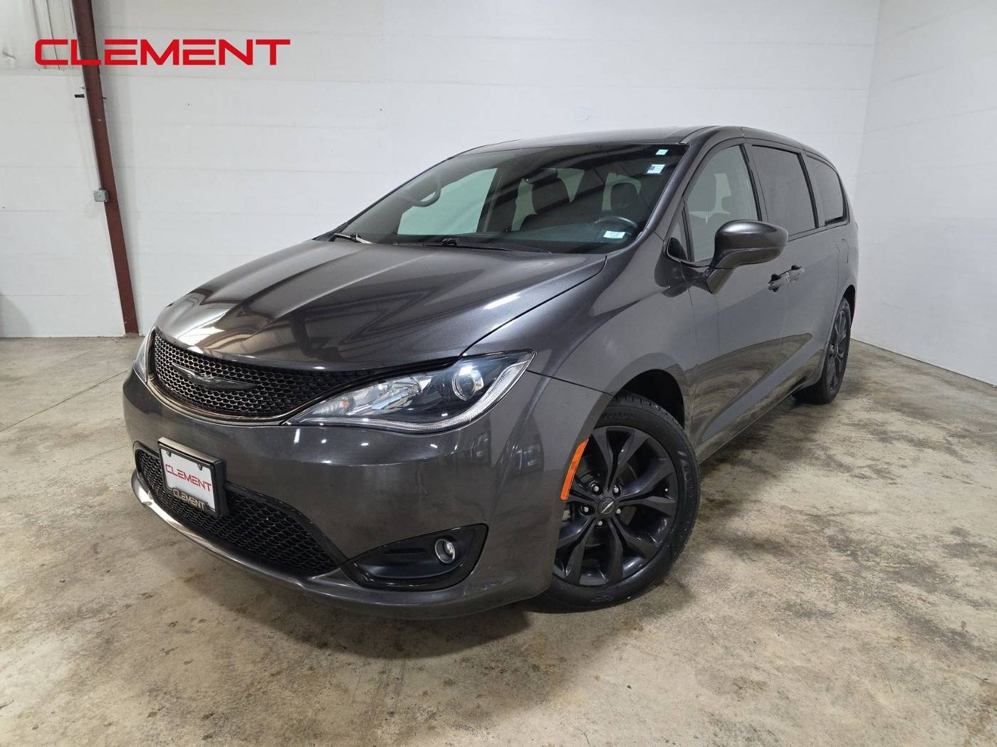2019 Chrysler Pacifica Touring Plus — Minivan — 89,632 mi — Wentzville, MO