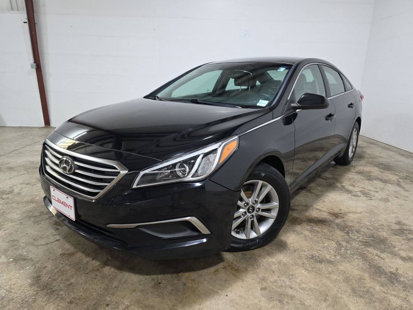 2016 Hyundai Sonata SE — Sedan — 97,000 mi — Wentzville, MO