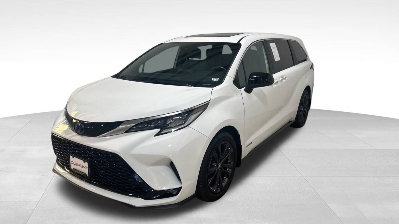 2021 Toyota Sienna XSE — Minivan — 43,762 mi — Wentzville, MO