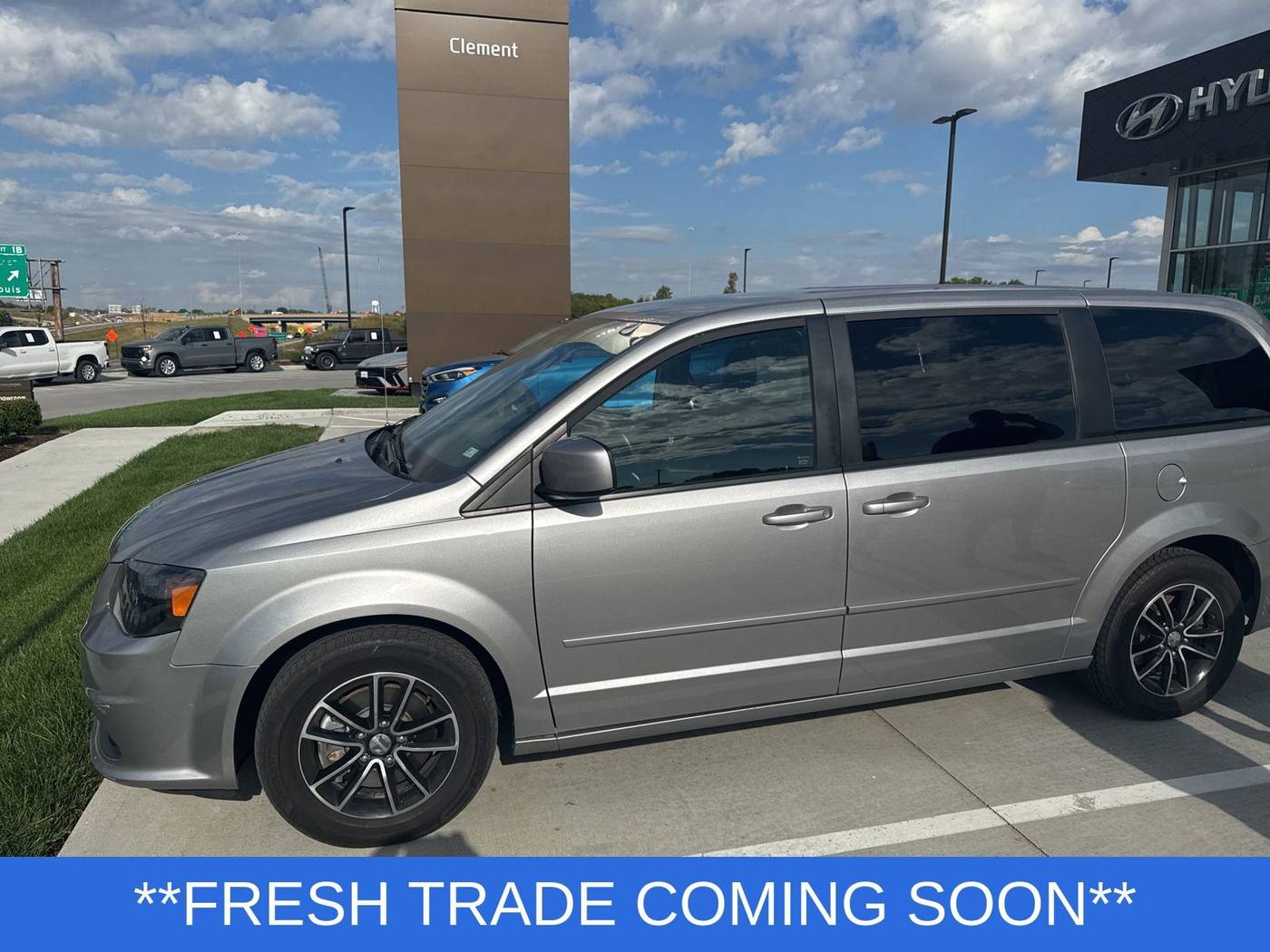2016 Dodge Grand Caravan SXT — Minivan — 90,026 mi — Wentzville, MO