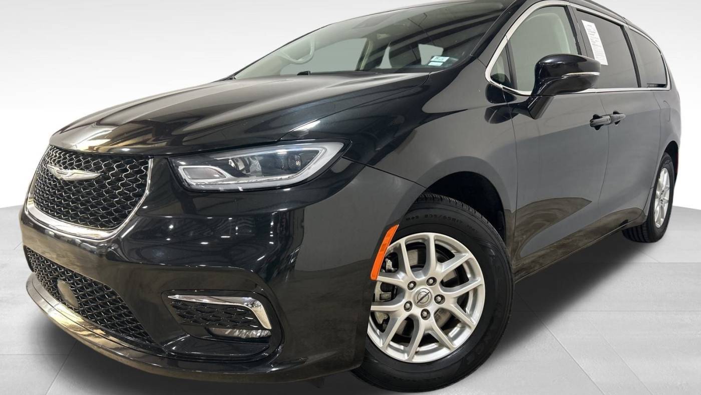 2022 Chrysler Pacifica Touring L — Minivan — 68,686 mi — Wentzville, MO