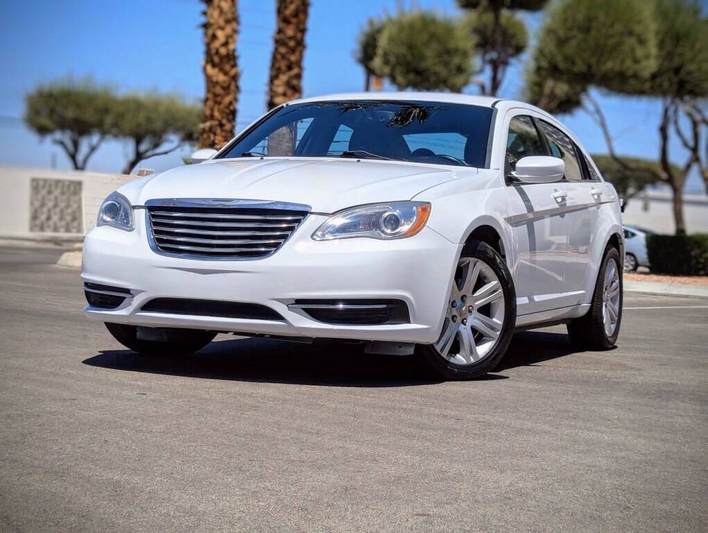 2014 Chrysler 200 Touring — Sedan — 107,332 mi — Las Vegas, NV