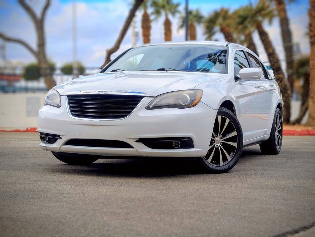 2013 Chrysler 200 Touring — Sedan — 93,989 mi — Las Vegas, NV