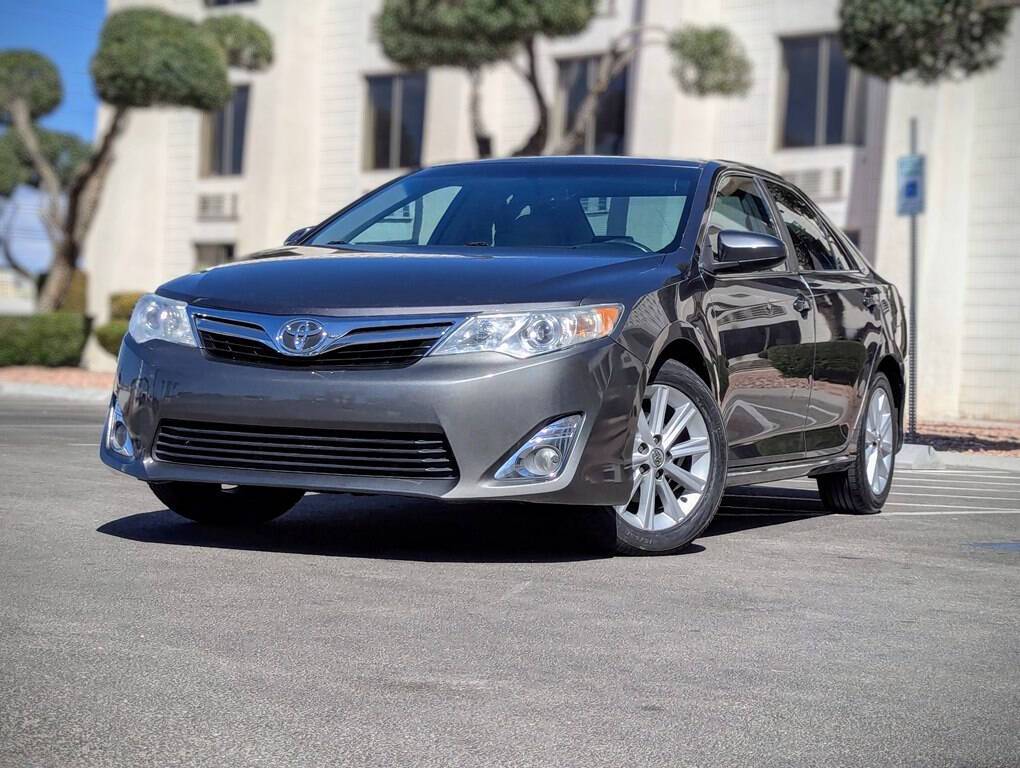 2014 Toyota Camry SE V6 — Sedan — 80,725 mi — Las Vegas, NV